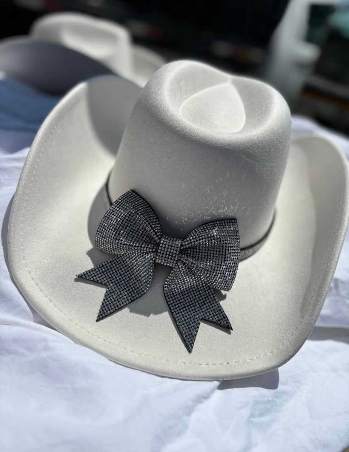 Cowboy bow hat